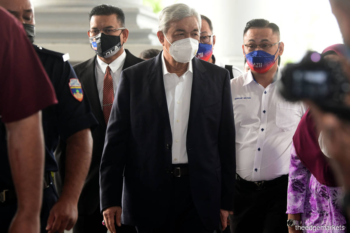 Zahid, 69, is facing 33 charges of receiving bribes amounting to S$13.56 million from UKSB for himself as the then home minister to extend the contract of the company as the operator of one-stop centre service in China and the foreign visa system (VLN), as well as to maintain the contract agreement to supply the VLN integrated system for the same company by the Home Ministry. (Photo by Patrick Goh/The Edge)